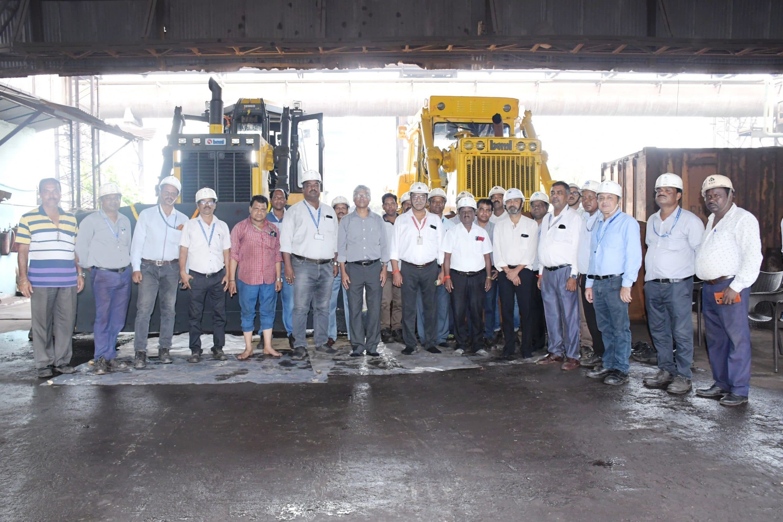 आरएसपी : कच्चा माल की कुशल हैंडलिंग के लिए वाहनों के बेड़े में नया चेन डोजर जुड़ा