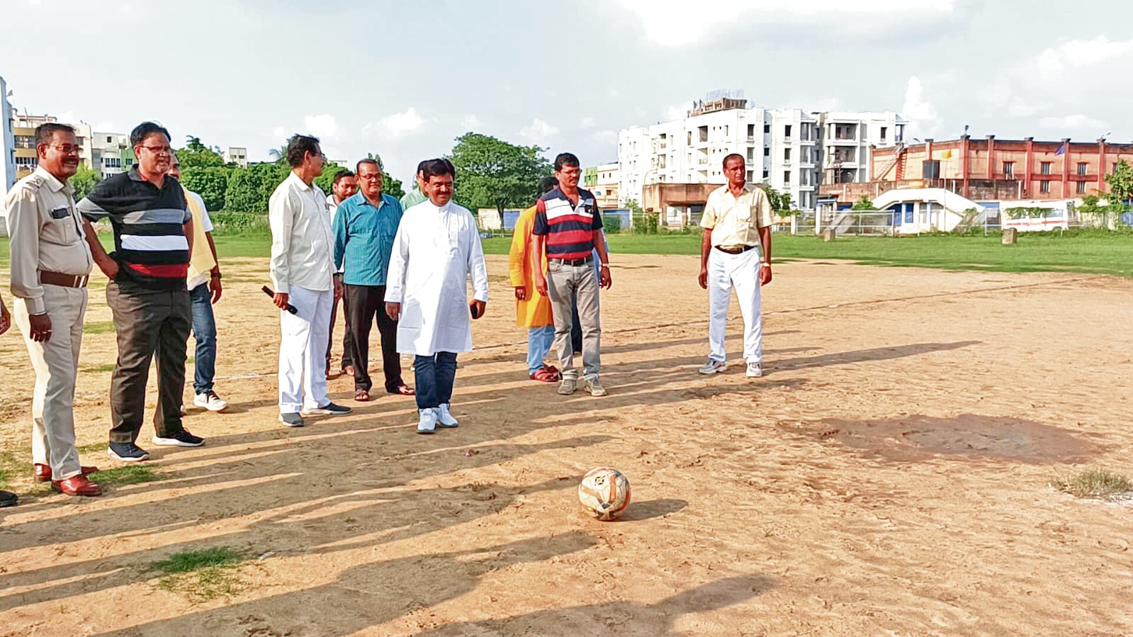 फुटबॉल लीग कम नॉकआउट टूर्नामेंट