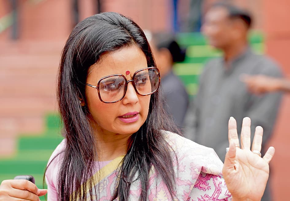 दिल्ली हाइकोर्ट का महुआ की अर्जी पर पुलिस से जवाब तलब