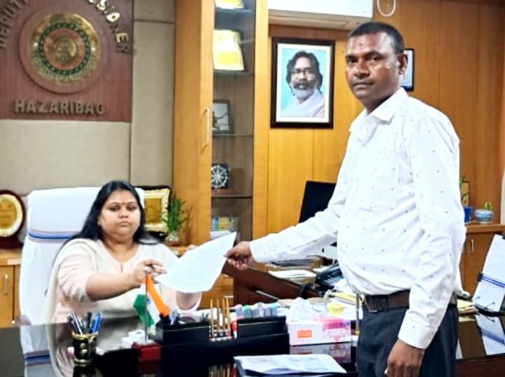 सड़क नहीं बनी तो 30 जुलाई को सामूहिक आत्मदाह की चेतावनी