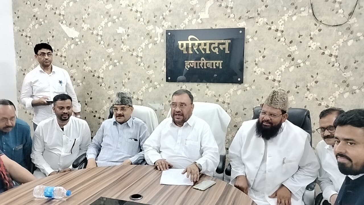 अल्पसंख्यकों के लिए चलायी जा रही योजनाओं को जल्द पूरा करने का निर्देश