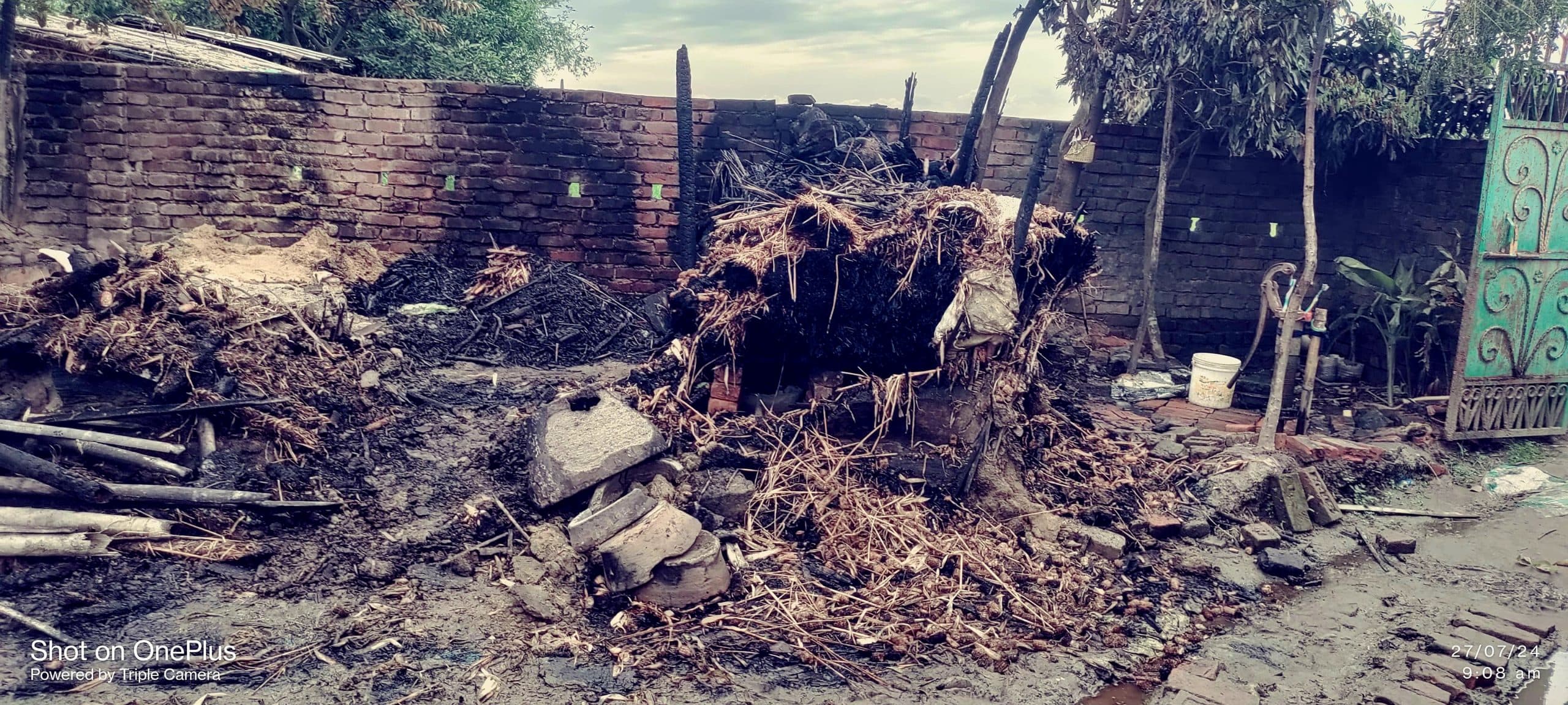 गारत बस्ती में लगी आग में चार मवेशी की मौत