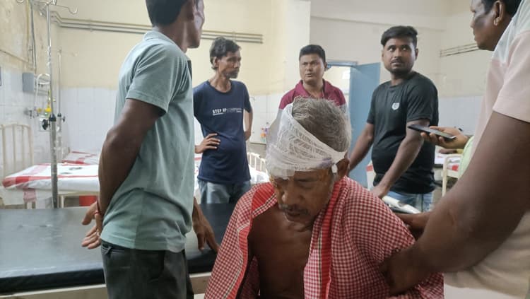 तेज रफ्तार बुलेट राहगीर को ठोकर मारते हुए घुसा चाय दुकान में, एक की मौत, चार घायल