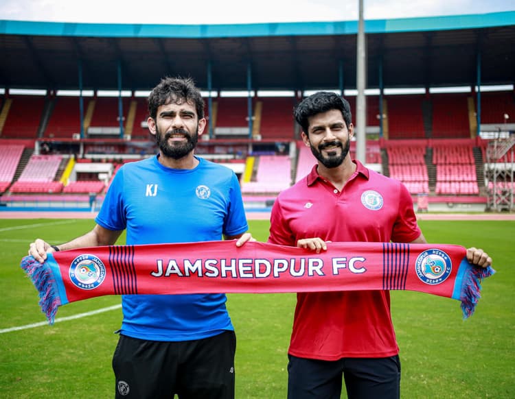 जेएफसी ने आशुतोष मेहता से 25 लाख में किया करार