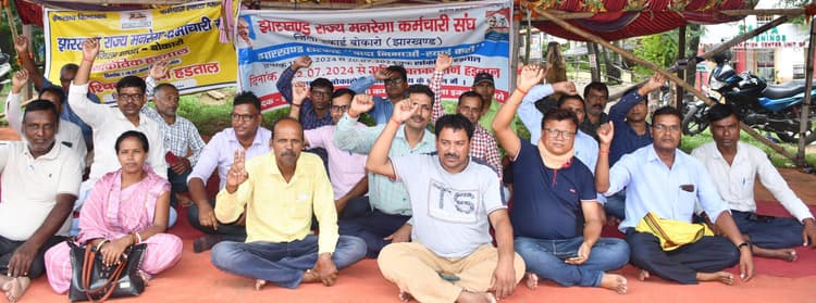 17 वर्षों की मेहनत के बाद भी सरकार मनरेगा कर्मियों की कर रही अनदेखा : अशोक