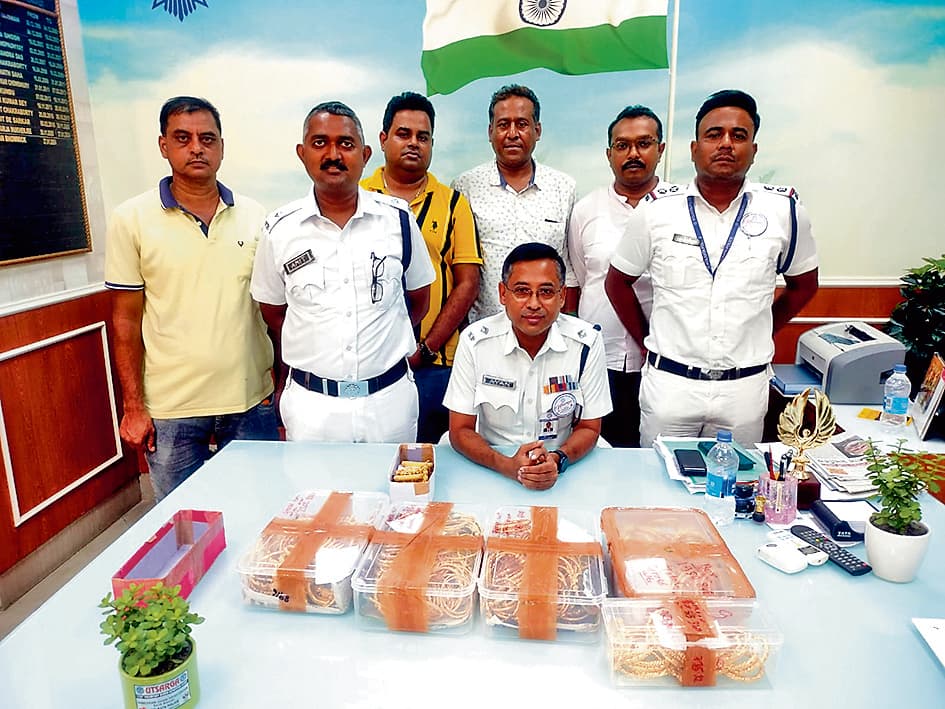 5.2 करोड़ के जेवर के बदले थमा गये सोने की नकली ईंटें