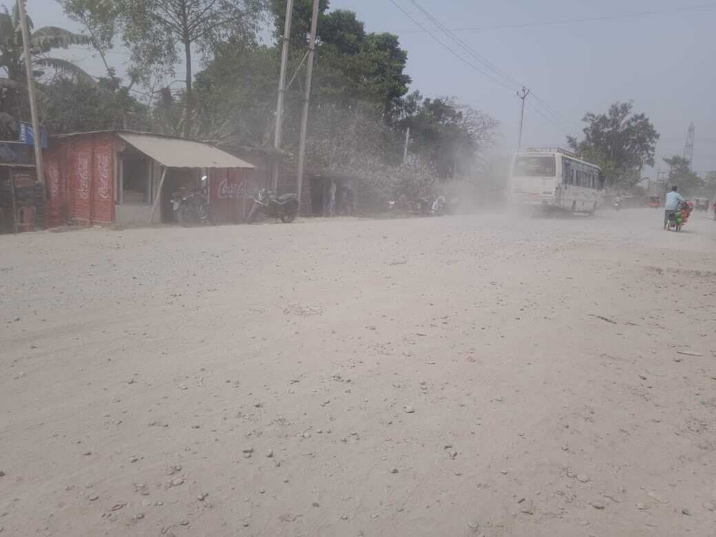 कछुए की चाल से बन रही स्टेट हाइवे, दो साल में महज सात किमी पीचिंग