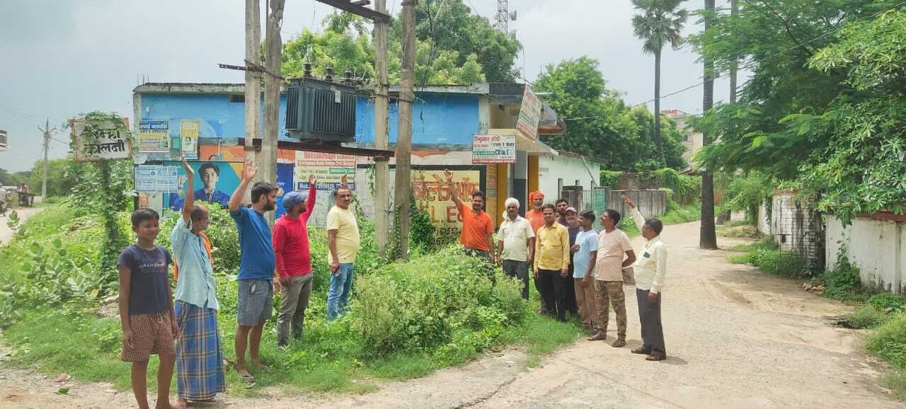 ट्रांसफार्मर जला, भीषण गर्मी के साथ पानी का संकट