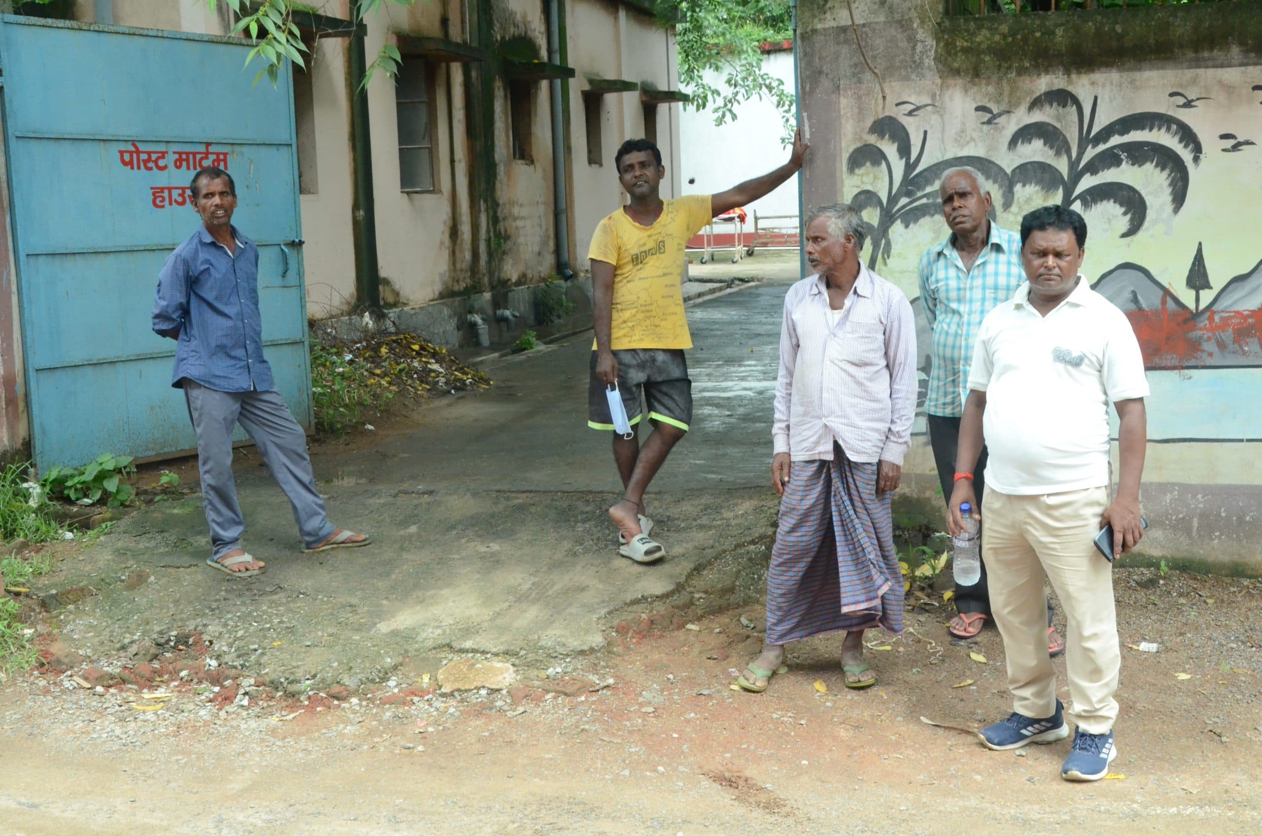 खेत में मोटर पंप के तार से करंट लगने से किशोर की मौत, बचाने गये पिता भी झुलसे