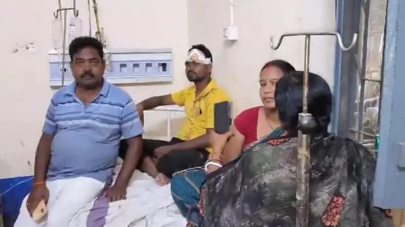 मुखिया पति व पुत्र पर जानलेवा हमला