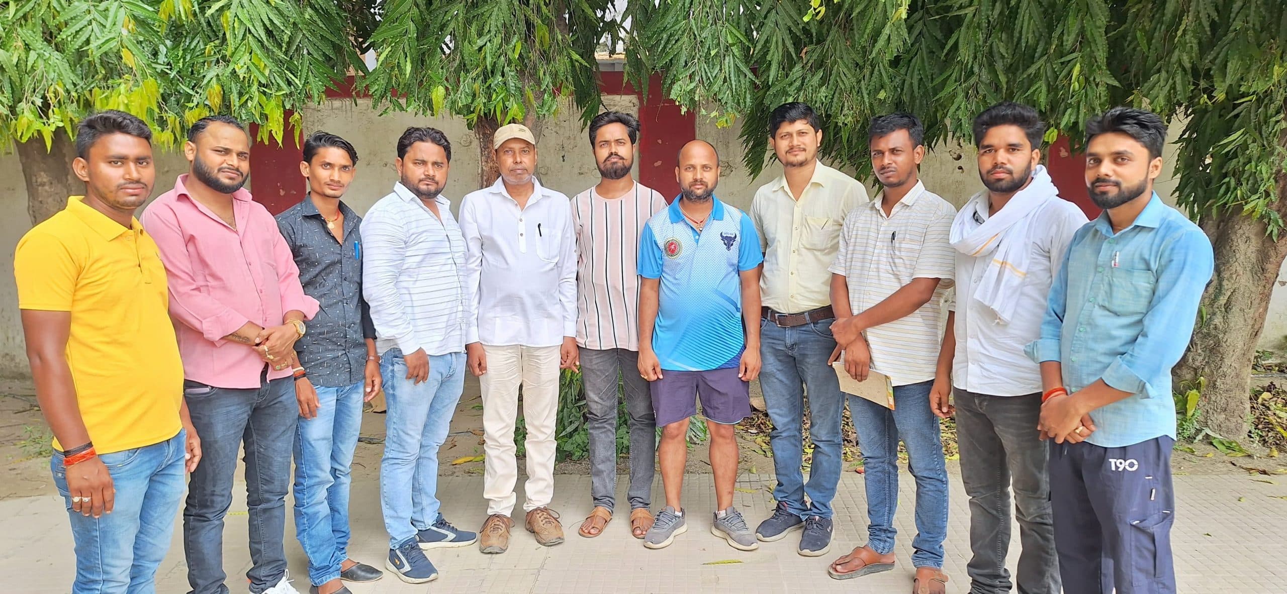 रेड क्रॉस सोसाइटी की बैठक में जताया विरोध