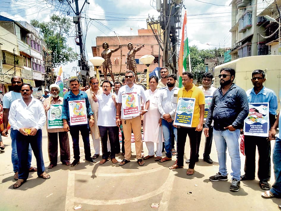 महंगाई के खिलाफ जुलूस