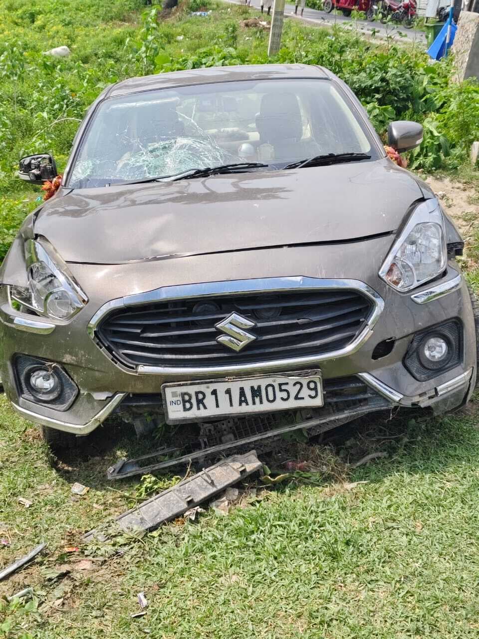 बैंक से राशि की निकासी करने जा रहे पति-पत्नी की सड़क दुर्घटना में मौत