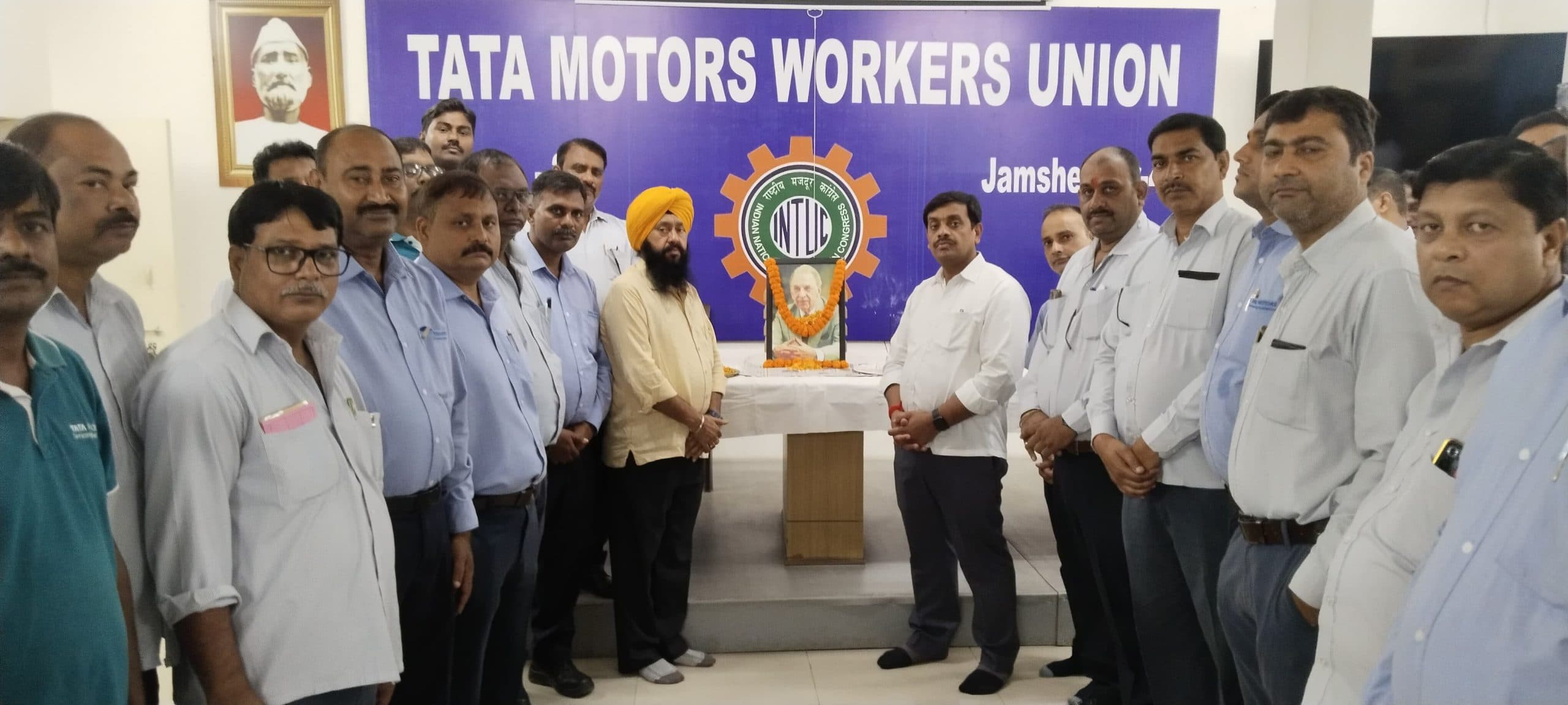 टाटा मोटर्स यूनियन में मनायी गयी जेआरडी टाटा की जयंती