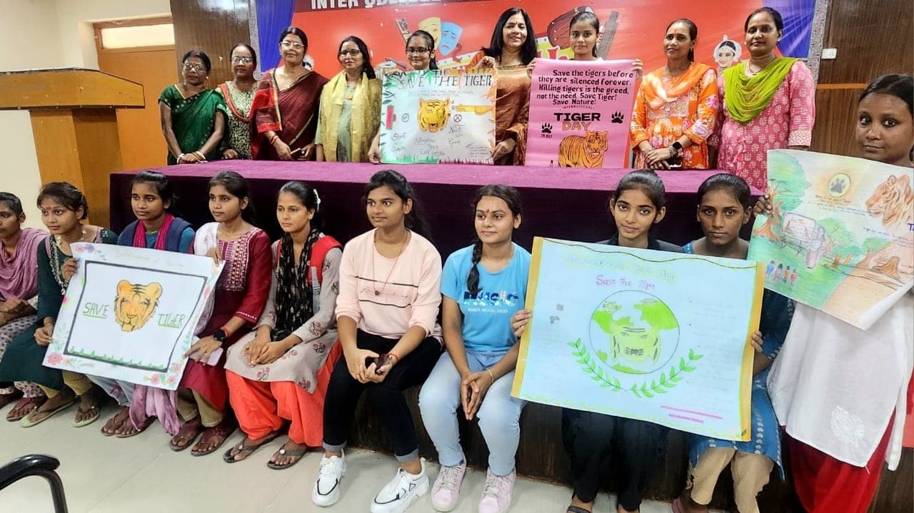 व्यक्ति को बाघों के प्रति संवेदनशील होना चाहिए