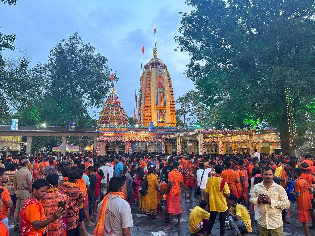 सावन की दूसरी सोमवारी : घोघड़धाम में 50 हजार श्रद्धालुओं ने किया जलाभिषेक, शिवालयों में दिनभर रही कतार