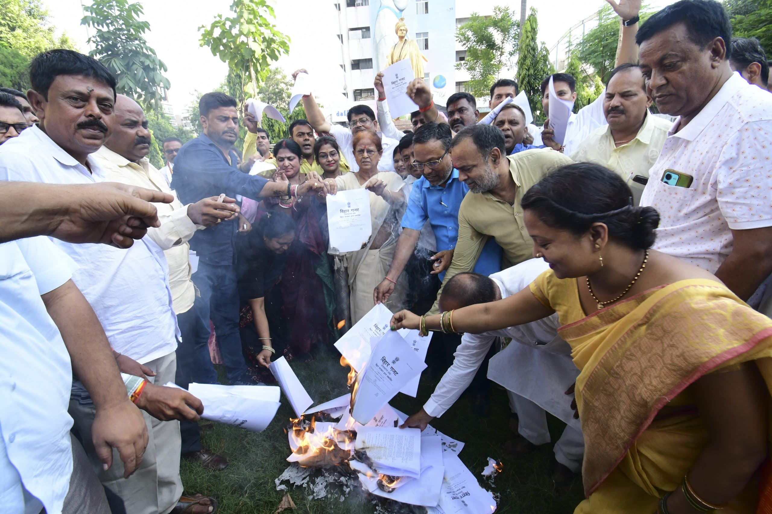 नगरपालिका संशोधन विधेयक का मेयर समेत पार्षदों ने किया विरोध