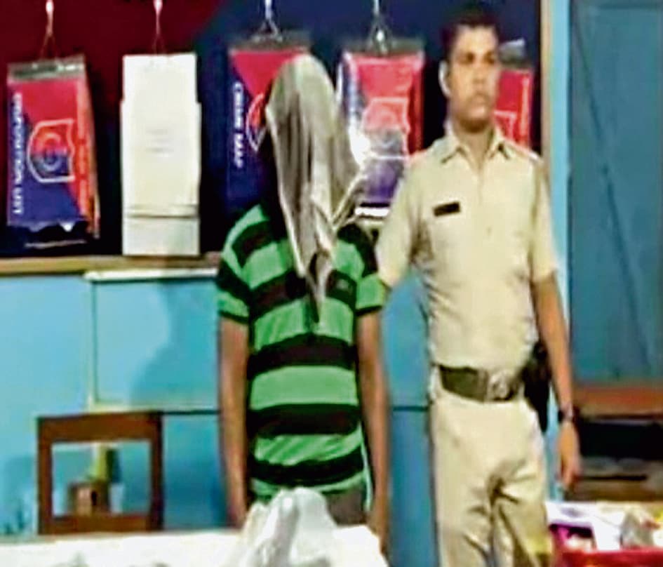 पुलिस ने बिछाया जाल फंसा आर्म्स सप्लायर