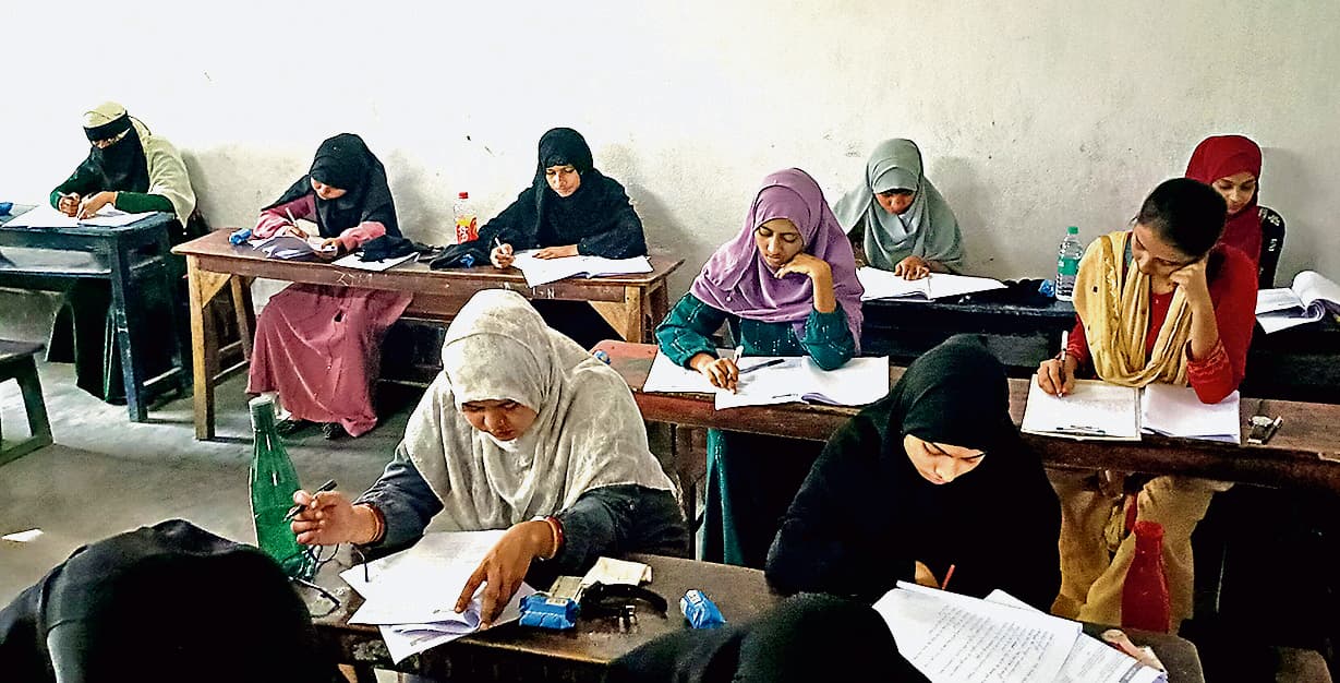 यूपीएससी की तैयारी के लिए ली गयी 15 विद्यार्थियों की परीक्षा