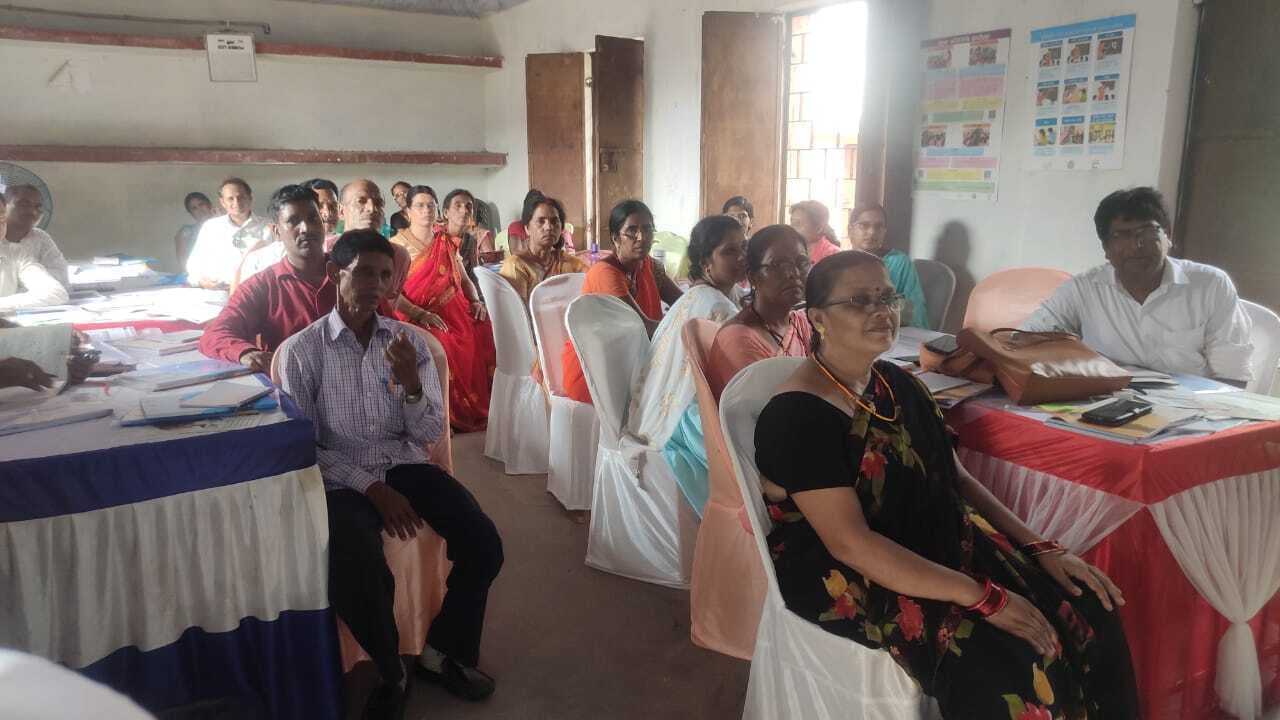 शिक्षकों का बुनियादी भाषा आधारित प्रशिक्षण शुरू