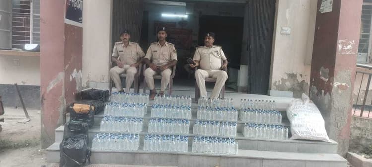 बलुआ व निर्मली पंचायत से शराब की खेप बरामद, एक तस्कर गिरफ्तार, तीन बाइक जब्त