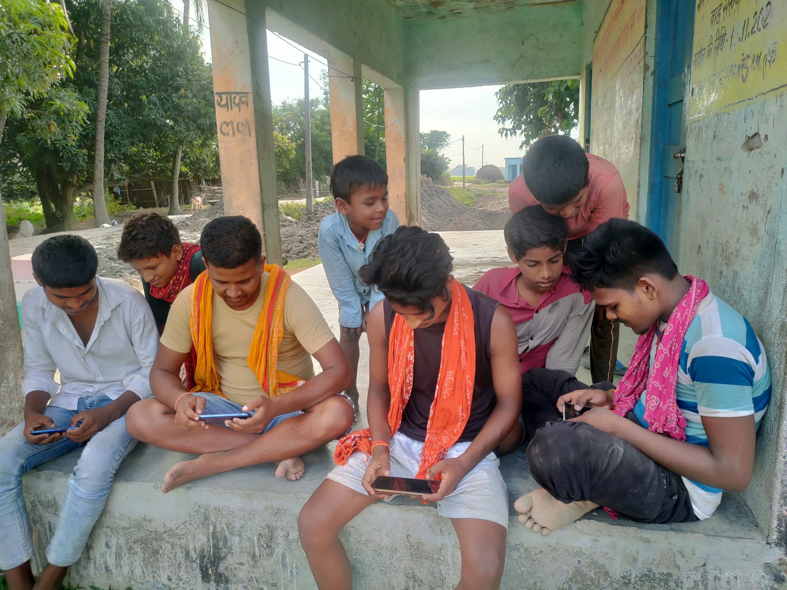 ऑनलाइन जुआ ऐप के चक्कर में कर्ज के दल-दल में डूब रहे हैं युवा