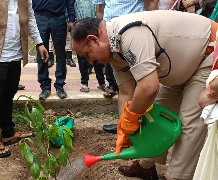 पर्यावरण संरक्षण को लेकर नगर निगम ने शुरु किया पौधरोपण अभियान