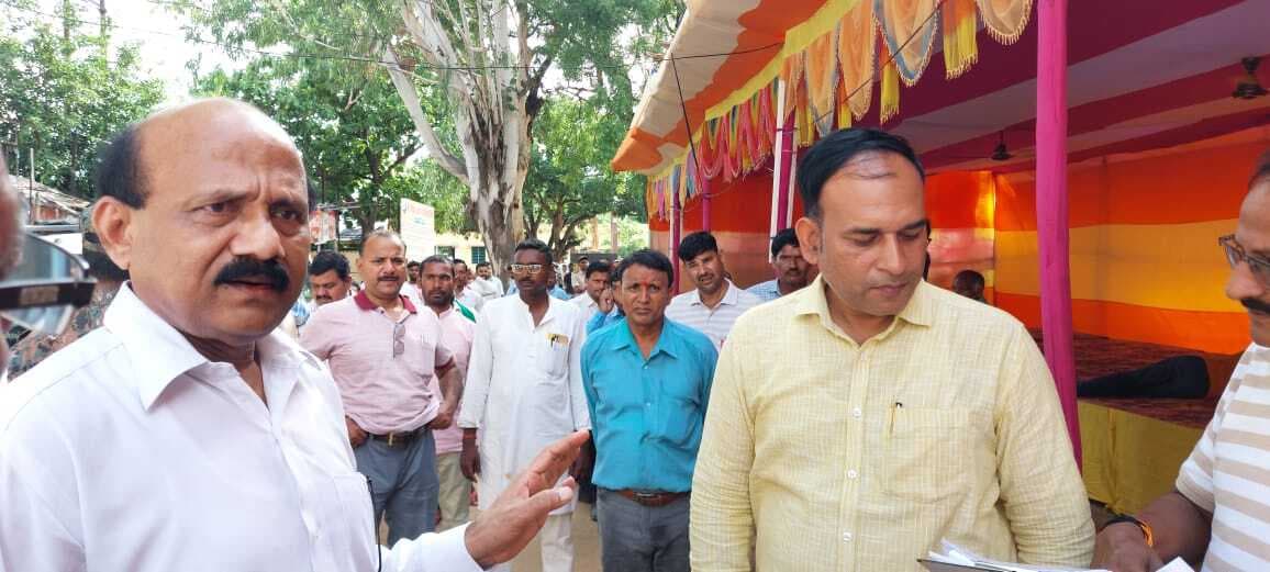 निरीक्षण में अनुपस्थित मिले एमओ व कार्यपालक सहायक, पूछा स्पष्टीकरण