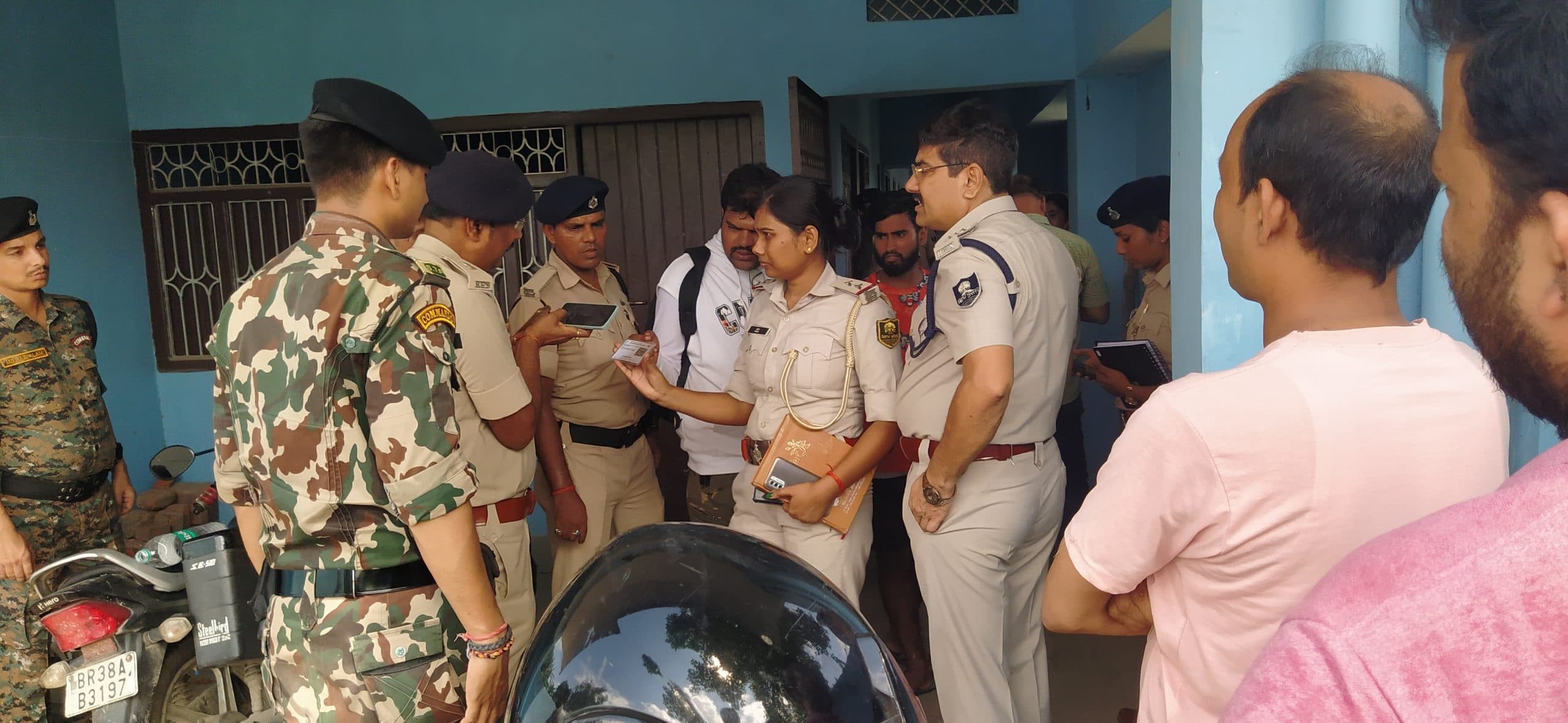 पूर्णिया तनिष्क शोरूम लूटकांड:अररिया एसपी ने डॉ गोपाल झा से की पूछताछ, कहा आखिर किस आधार पर आप लगाते हैं मकान किराया