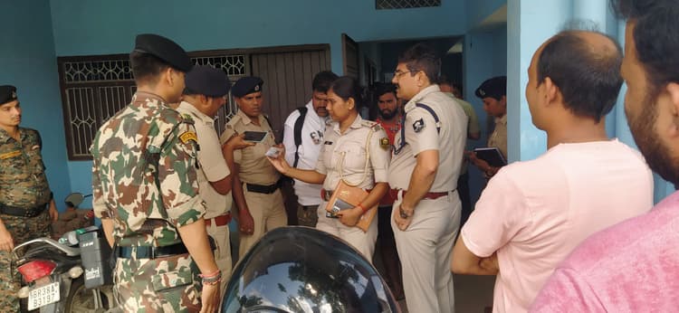 पूर्णिया तनिष्क शोरूम लूटकांड:अररिया एसपी ने डॉ गोपाल झा से की पूछताछ, कहा आखिर किस आधार पर आप लगाते हैं मकान किराया