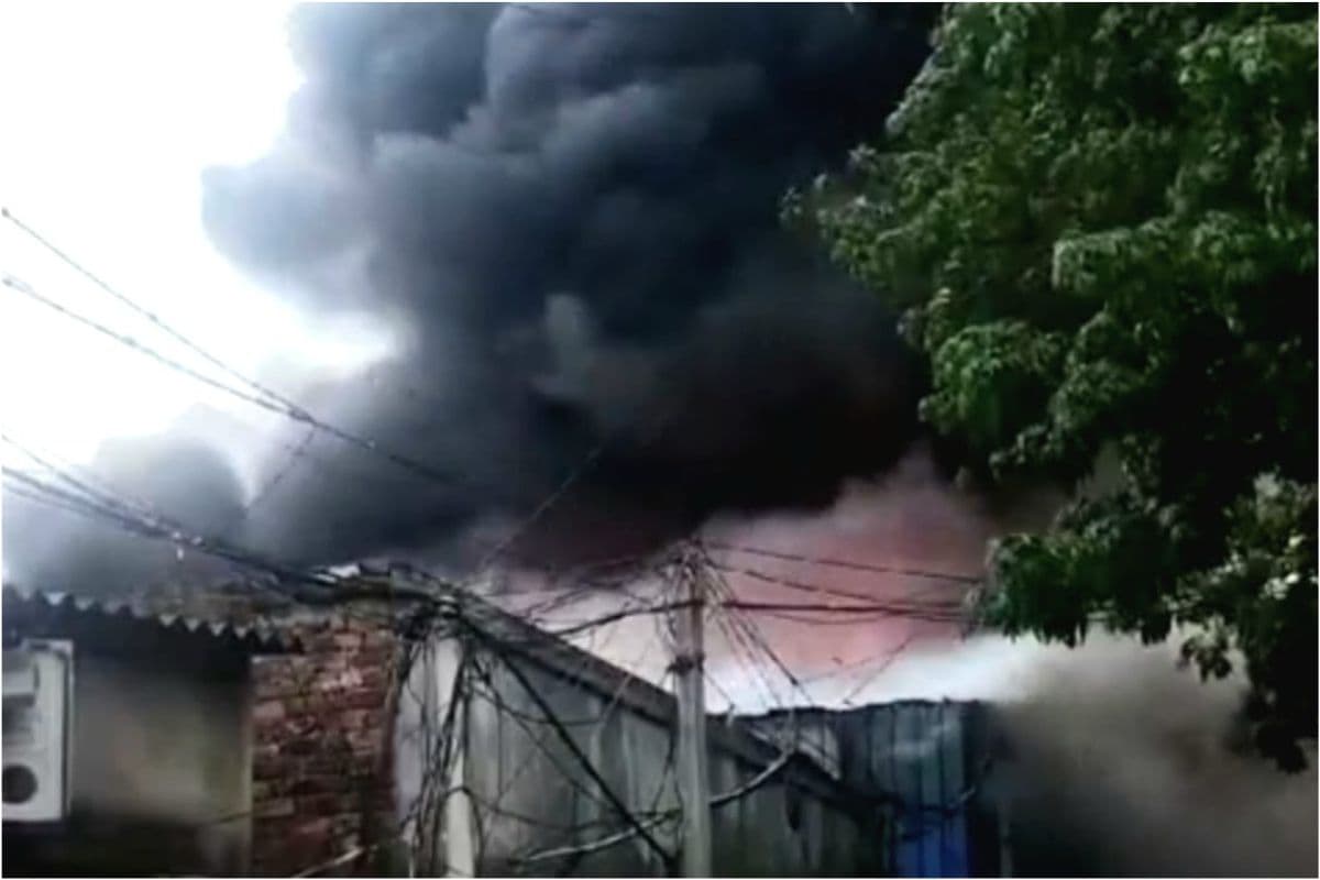 West Bengal : कोलकाता के धापा में केमिकल गाेदाम में लगी भयावह आग