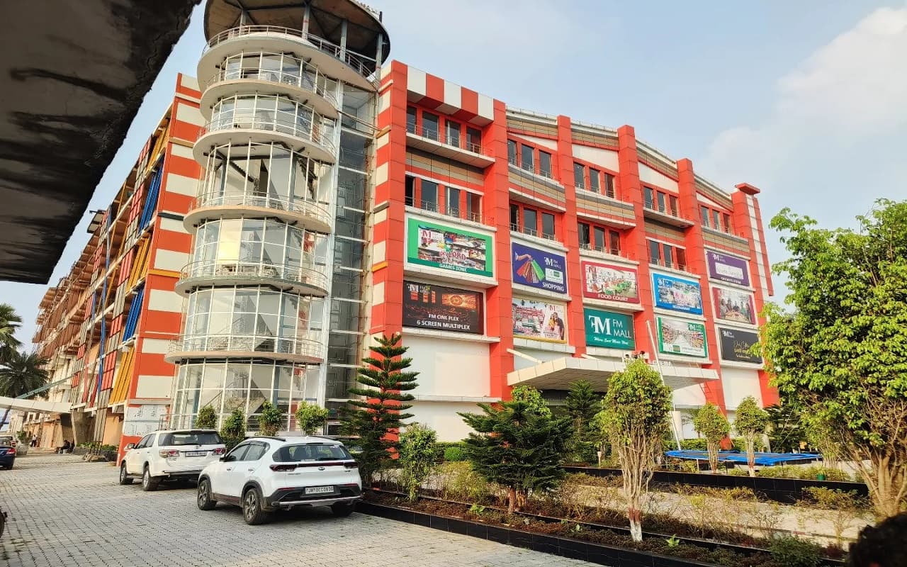 भागलपुर में FM मॉल के मैनेजर व स्टोर इंचार्ज पर जानलेवा हमला, बदमाशों ने रंगदारी मांगकर की लूटपाट