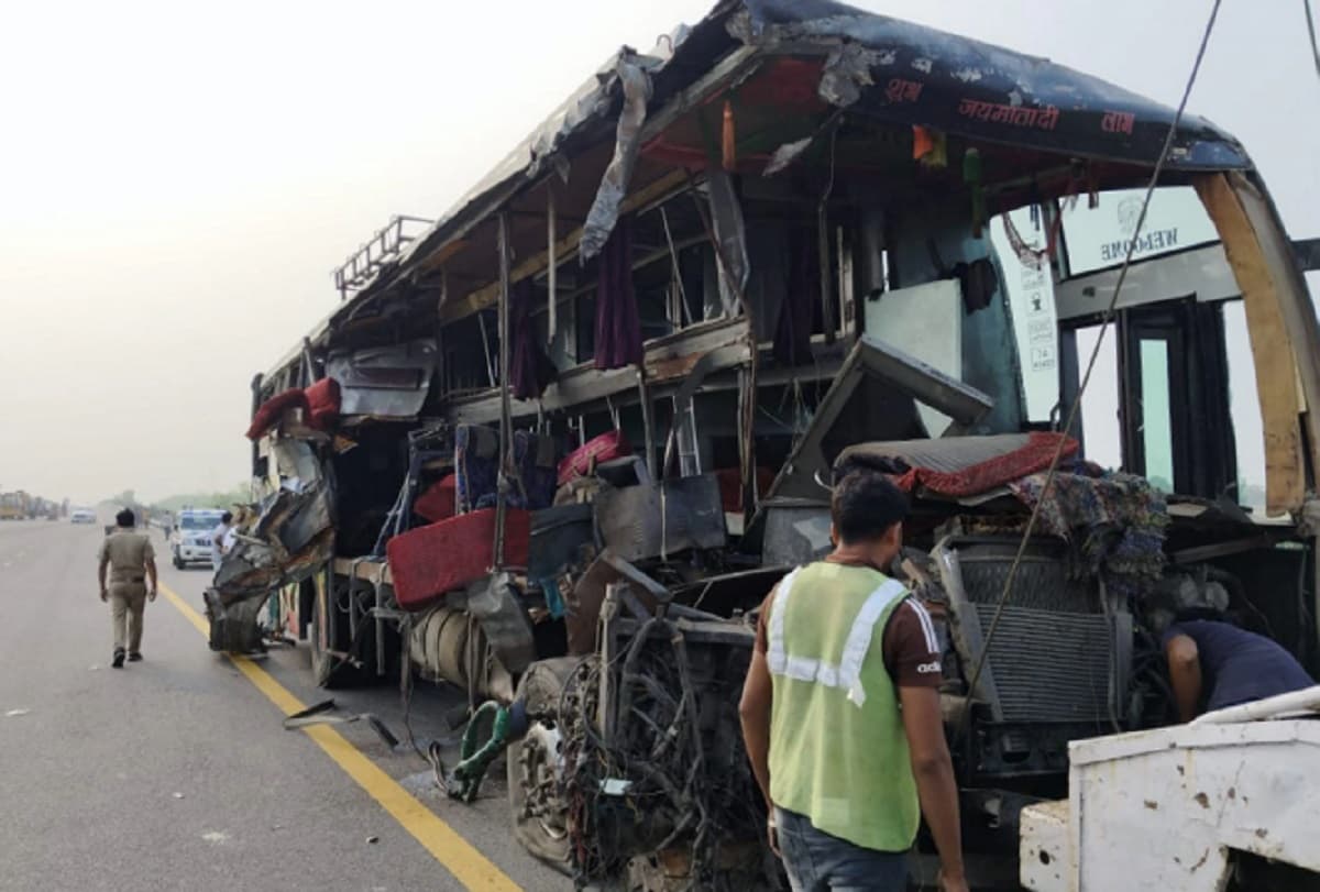 Road Accident: उन्नाव बस हादसे में उजड़ गया चंपारण के सैफुल्लाह का परिवार, दो बेटे समेत छह लोगों की मौत