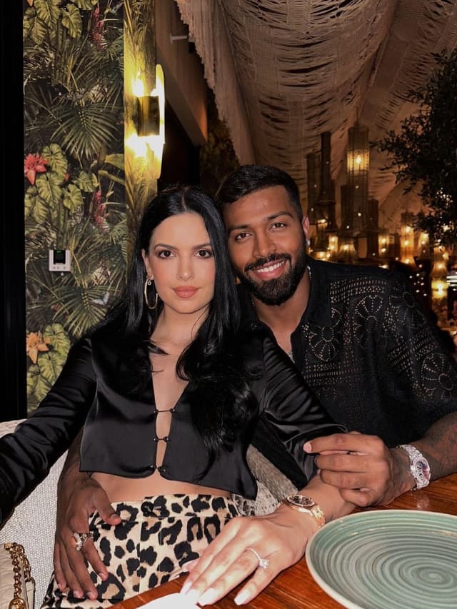 इन कपल के लिए अनलकी रहा साल 2024, अपने पार्टनर से हुए अलग