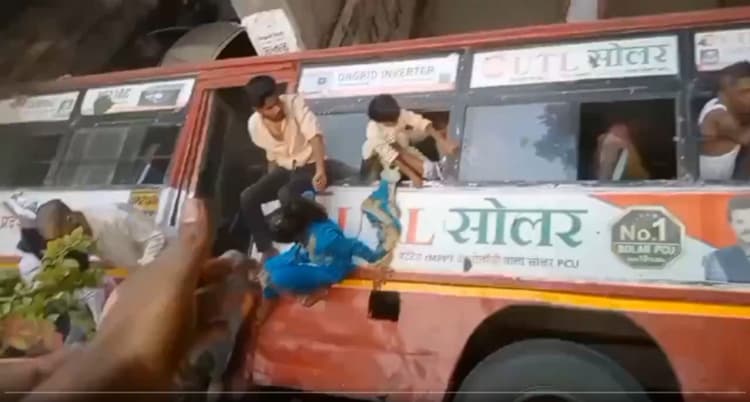 UP News: हरिद्वार में पुल से नीचे गिरी यूपी रोडवेज की बस, 20 से अधिक यात्री घायल