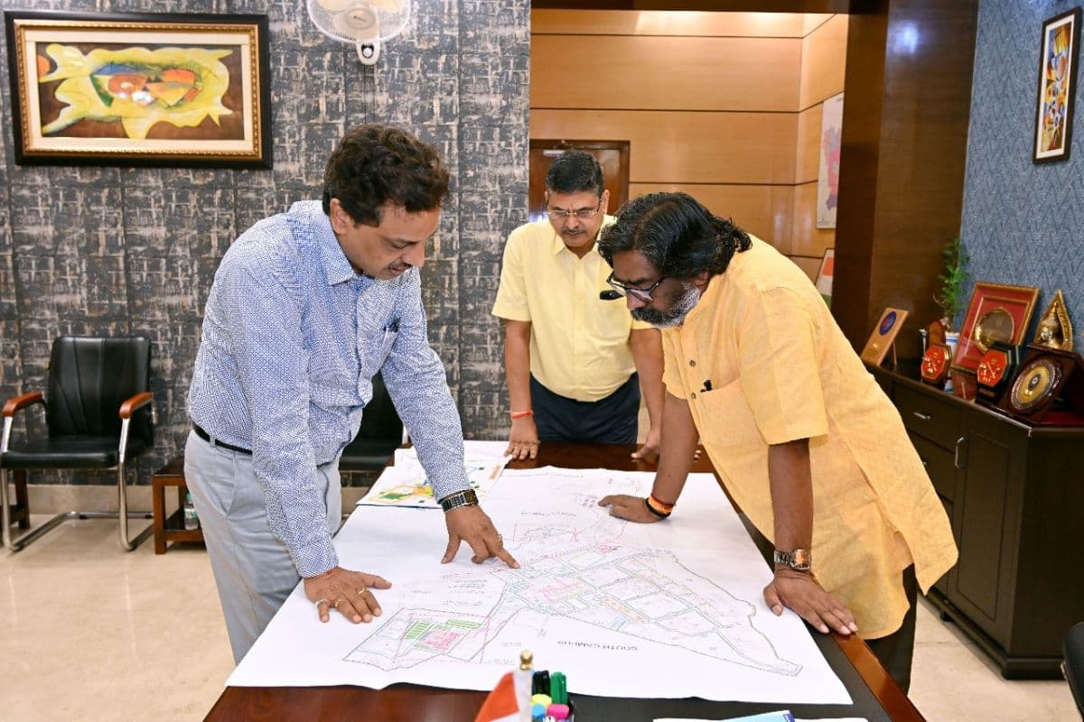 Hemant Soren Gift: झारखंड के सबसे बड़े सरकारी अस्पताल रिम्स की बदलेगी तस्वीर, सीएम हेमंत सोरेन ने दिए दिशा-निर्देश