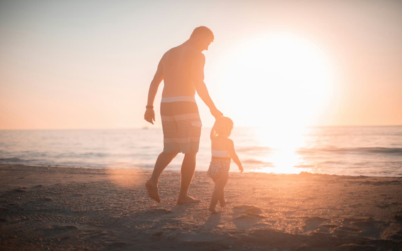 Parenting Tips: इस तरह बनें अपने बच्चों के सुपरडैड, जानें क्या है तरीका
