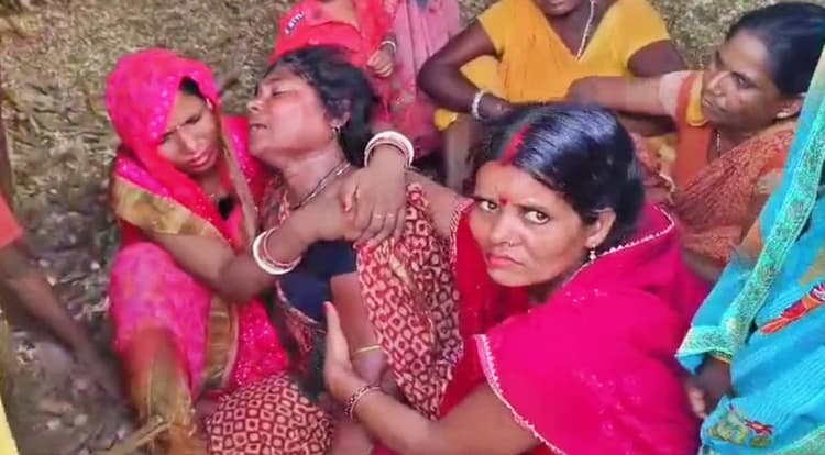 Bihar Boat Accident: दरभंगा में कोसी नदी की तेजधारा में पलटी नाव, कई लापता