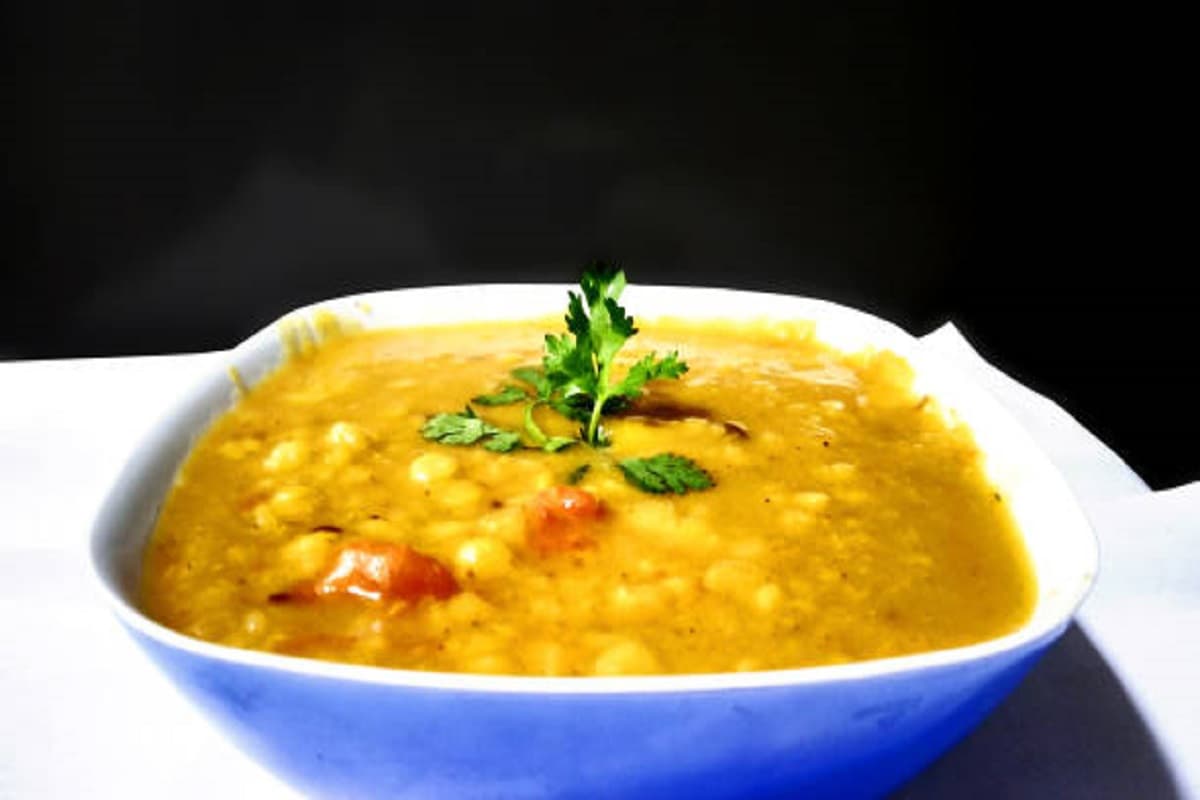 Food Tips: बचे हुए दाल से बनाएं ये स्वादिष्ट और प्रसिद्ध डिश