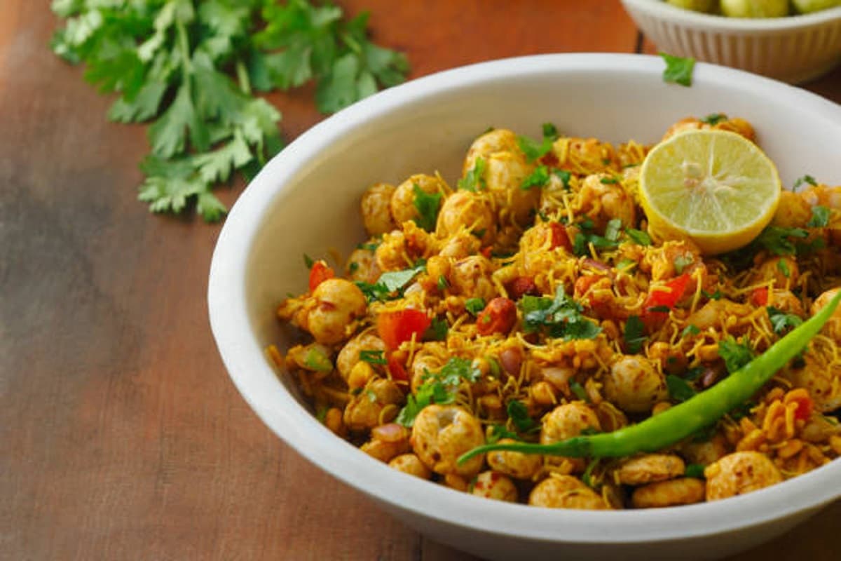 Sawan Recipe: सावन के व्रत में खाएं फलाहारी मखाना चाट, जानिए क्या है रेसिपी