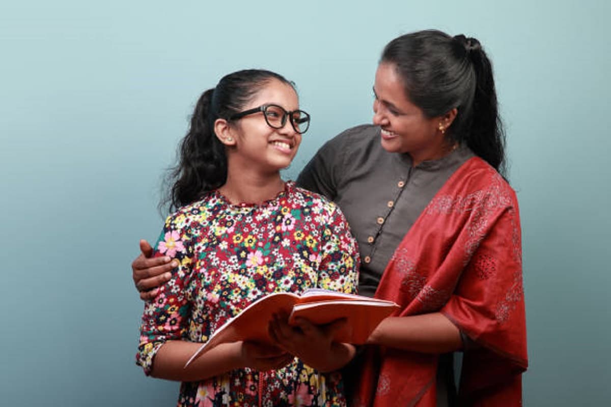 Parenting Tips: अपने बच्चों में आत्मविश्वास बढ़ाने के लिए फॉलो करें ये टिप्स