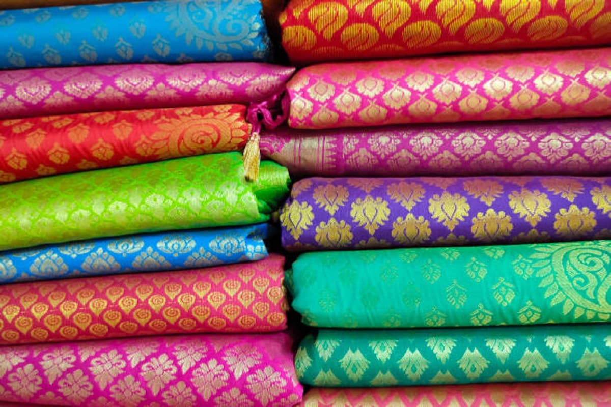 Latest Banarasi Sarees: इस हरियाली तीज आप पर खूब जचेंगी ये बनारसी साड़ियां