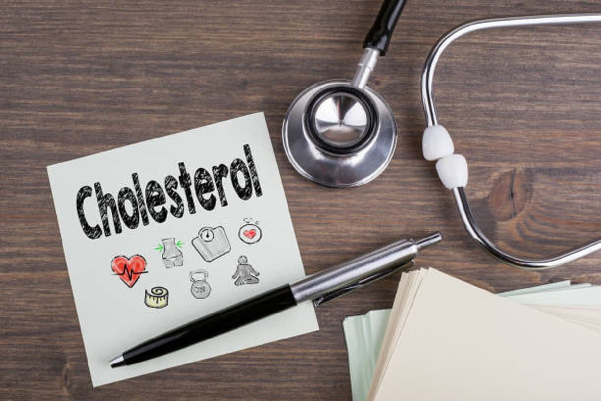 How to control cholesterol: इन फलों को  खाने से कंट्रोल होगा कोलेस्ट्रॉल