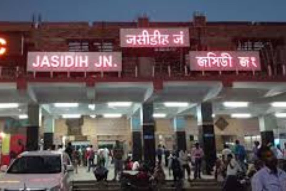 Shravani Mela 2025: जसीडीह स्टेशन पर भीड़ नियंत्रण के लिए पुख्ता इंतजाम, अलग-अलग गेट से होगा प्रवेश और निकास