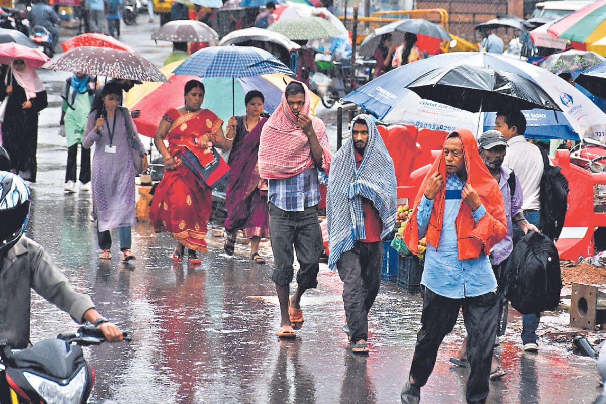 Jharkhand Weather: झारखंड में आज गरज के साथ भारी बारिश के आसार, मौसम विभाग ने जारी किया येलो अलर्ट