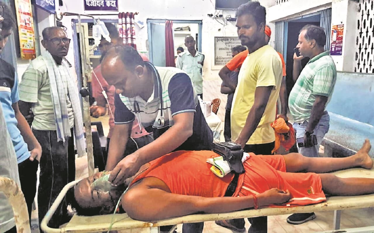 Shravani Mela: सड़क हादसे में कांवरियों की हो रही मौत, ब्रेन हेमरेज होने से भी बिगड़ी शिवभक्त की तबीयत