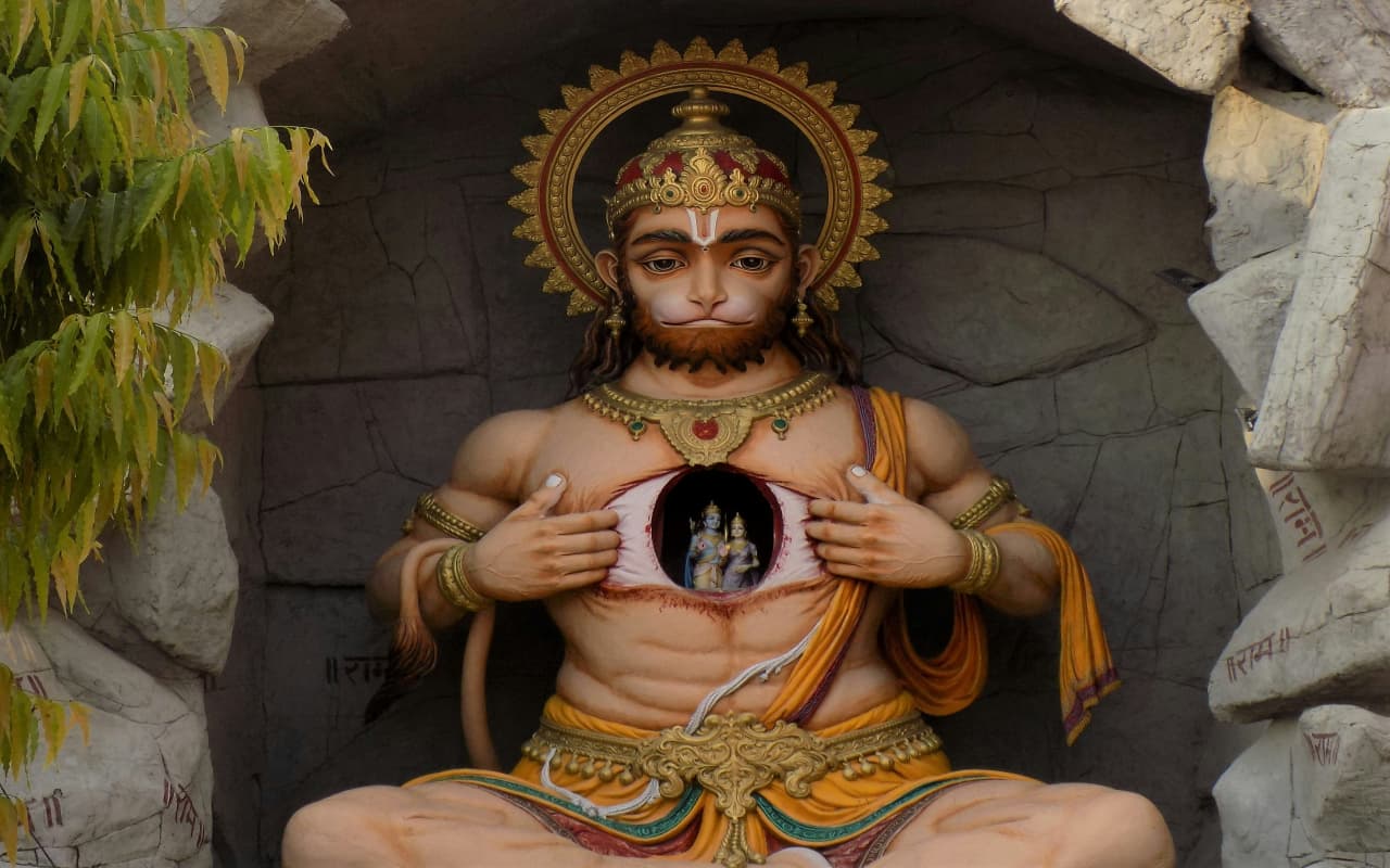 Vastu Tips: इस जगह पर कभी भी न लगाएं हनुमान भगवान की तस्वीर, जानें क्या है कारण
