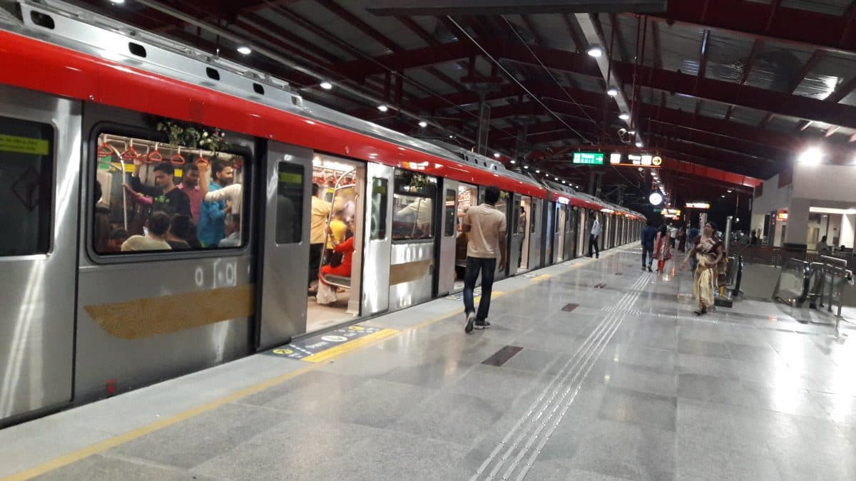 UP News: चारबाग से वसंतकुंज भी चलेगी लखनऊ मेट्रो, ईस्ट-वेस्ट कॉरिडोर को मिली एनपीजी की मंजूरी