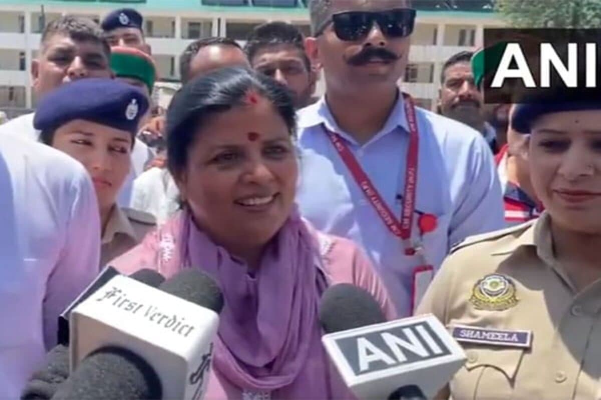 Himachal Pradesh: देहरा सीट से कांग्रेस ने खोला खाता, सुक्खू की पत्नी कमलेश ठाकुर ने दर्ज की जीत