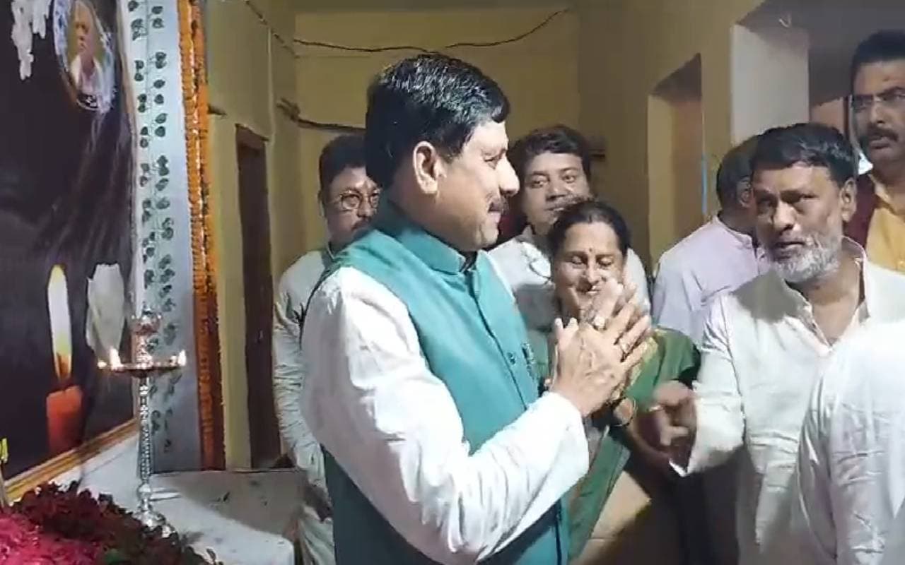 मध्यप्रदेश के सीएम मोहन यादव पहुंचे सीतामढ़ी, भाजपा के पूर्व राष्ट्रीय उपाध्यक्ष प्रभात झा को दी श्रद्धांजलि